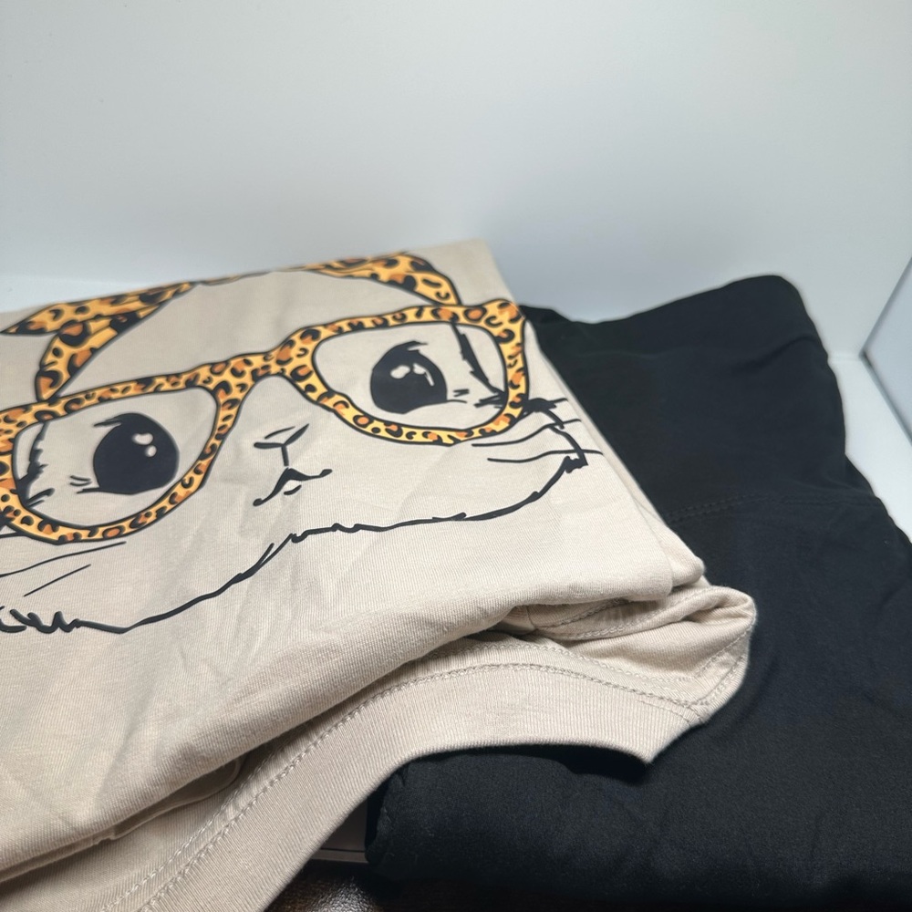 Cute Cat Graphic Tee with Leopard Print Glasses